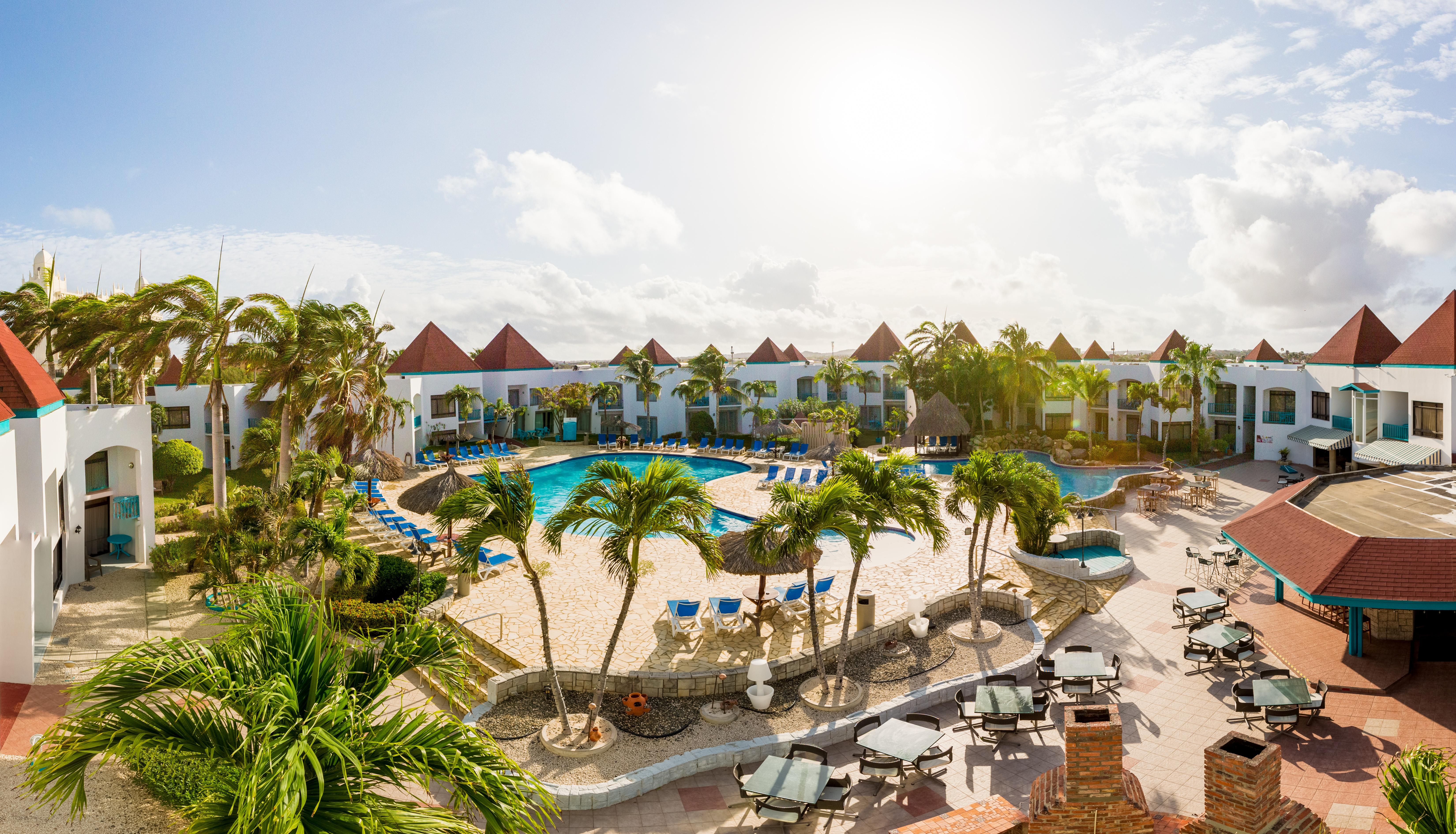 Courtyard By Marriott Aruba Resort Палм Бич Экстерьер фото